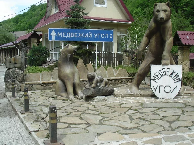 The Bear Corner tract and Zubrovnik